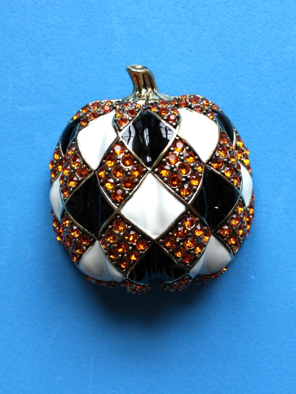 HEIDI DAUS “HAUTE HARVEST” HARLEQUIN PUMPKIN BROOCH BROOCH